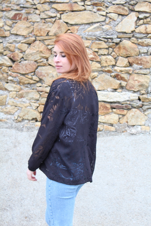 2022-04/1651148729_gilet-april-printemps-ete-made-in-france-julie-laurent-mode-responsable-gilet-noir-dentelle-3-