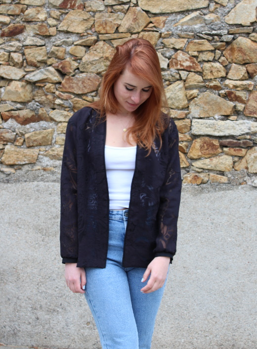 2022-04/gilet-april-printemps-ete-made-in-france-julie-laurent-mode-responsable-gilet-noir-dentelle-4-