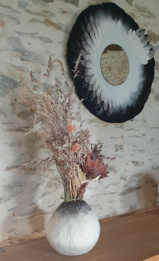 2024-11/vase-en-laine-feutree-julie-laurent-le-pose-fabrication-francaise-3-